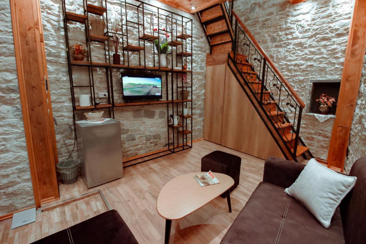 Duplex Apartment Viktoria Gjirokaster Exterior photo